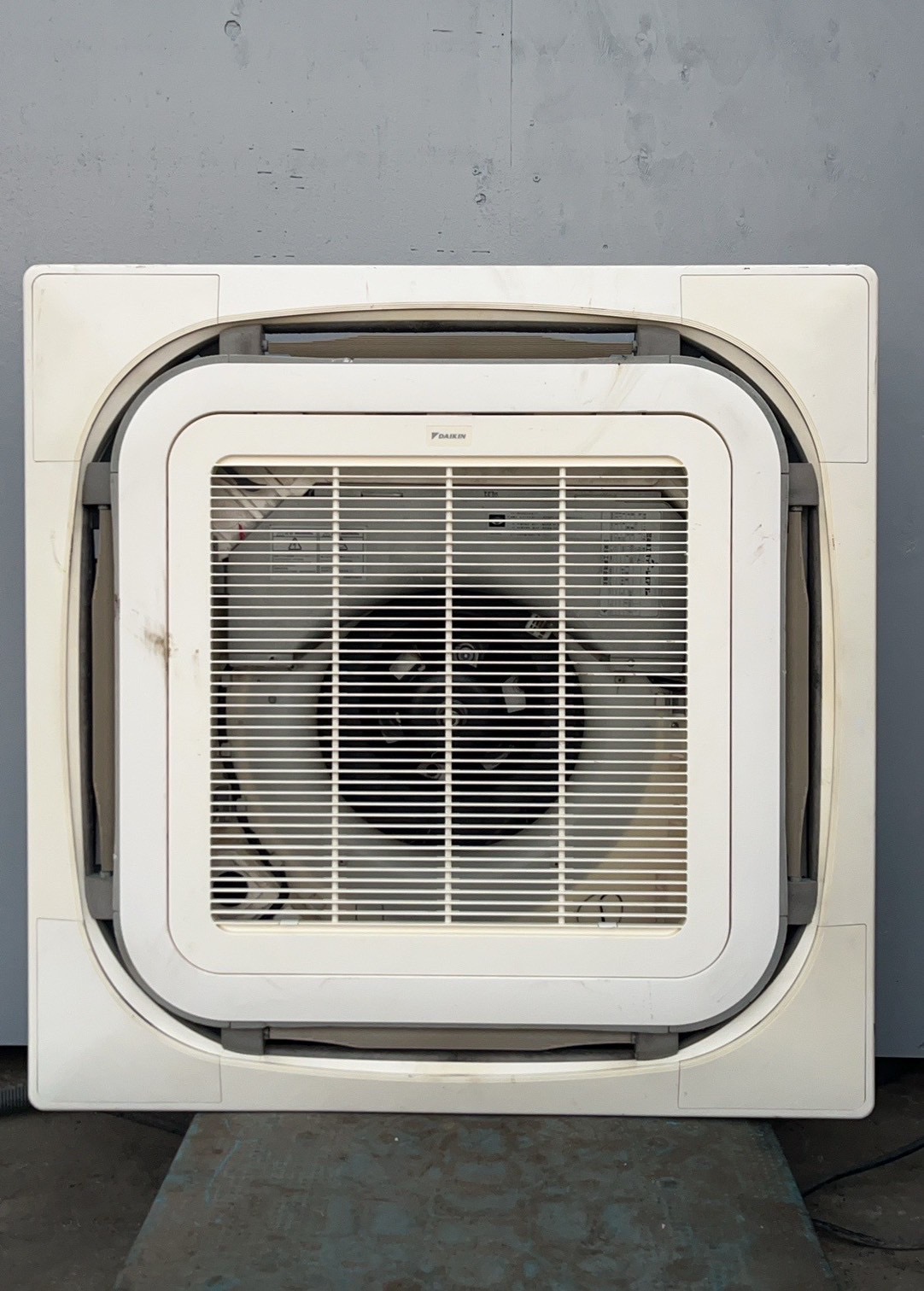 業務用エアコン内機