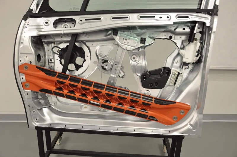 サイドインパクトビーム