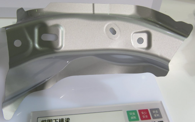 ダッシュパネル部品