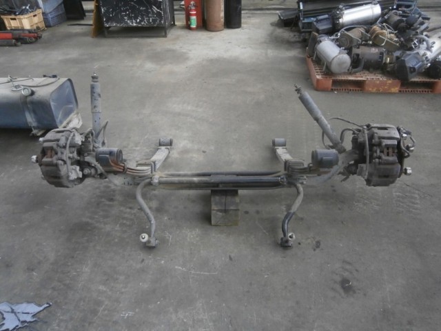 フロントアクスル